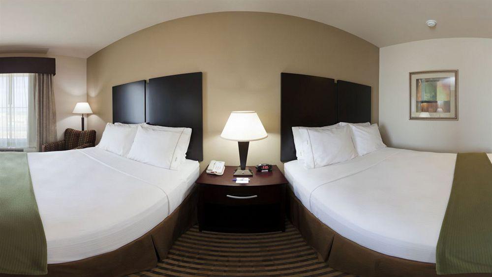 Holiday Inn Express & Suites Brady By Ihg Luaran gambar