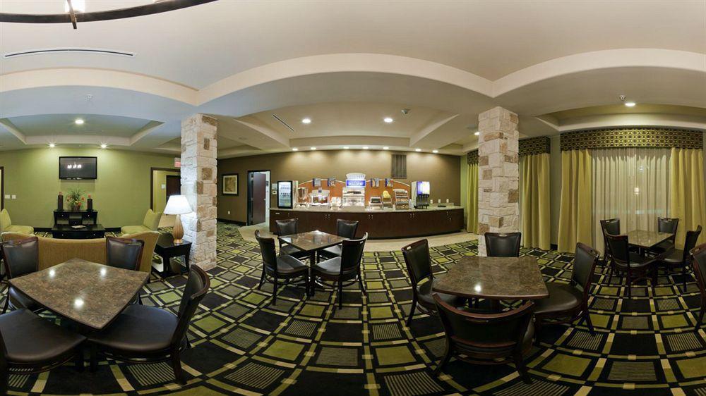 Holiday Inn Express & Suites Brady By Ihg Luaran gambar