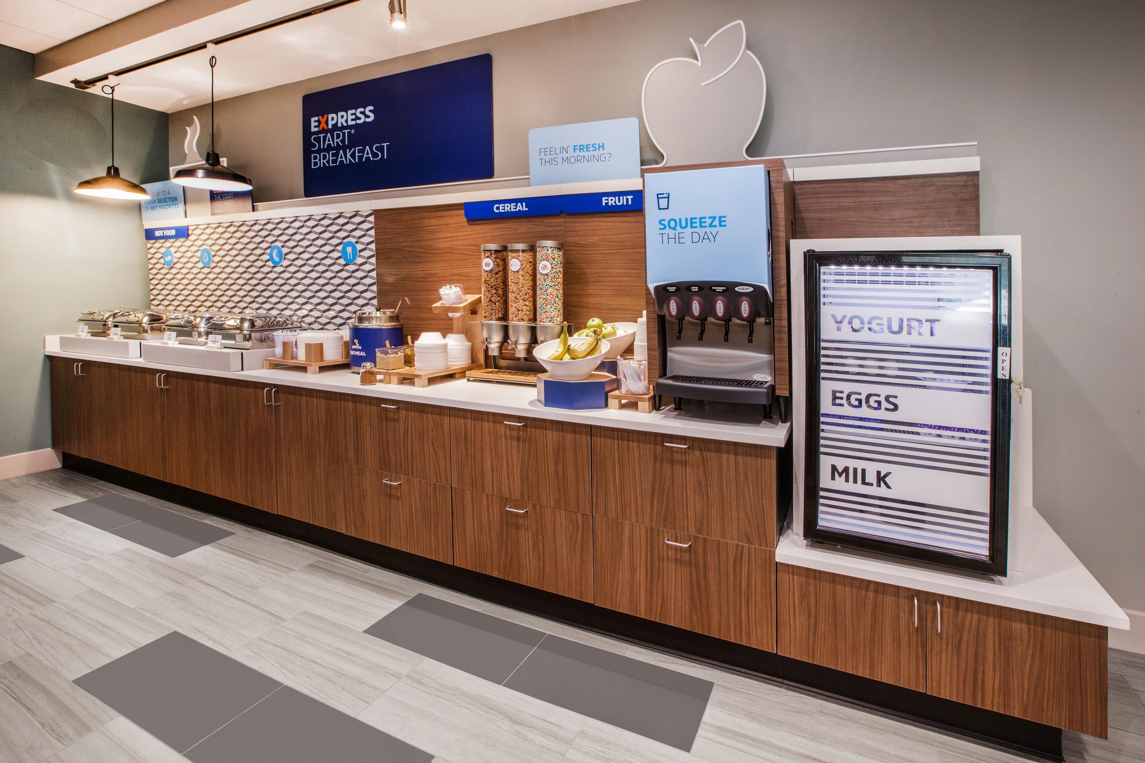 Holiday Inn Express & Suites Brady By Ihg Luaran gambar