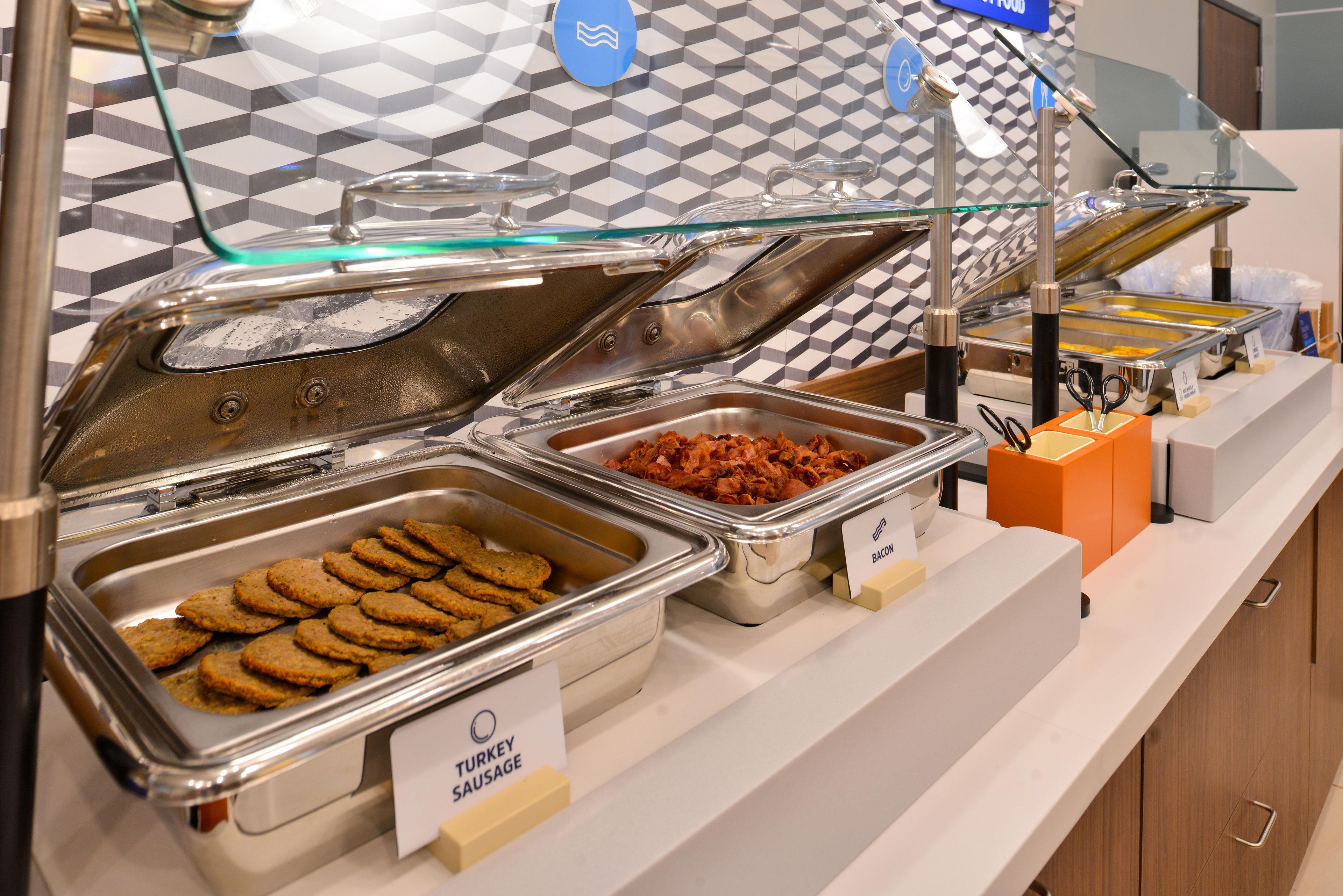 Holiday Inn Express & Suites Brady By Ihg Luaran gambar