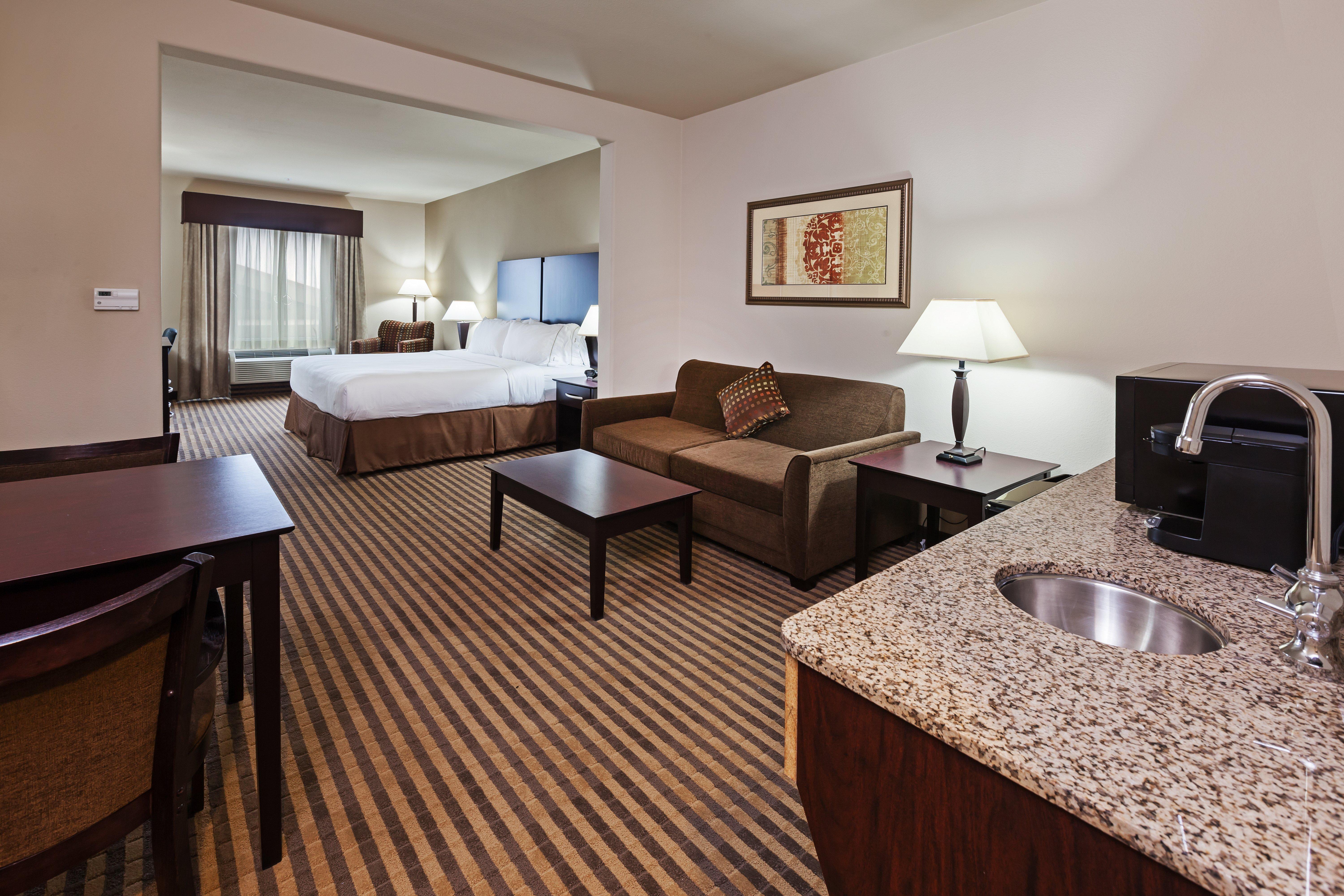 Holiday Inn Express & Suites Brady By Ihg Luaran gambar