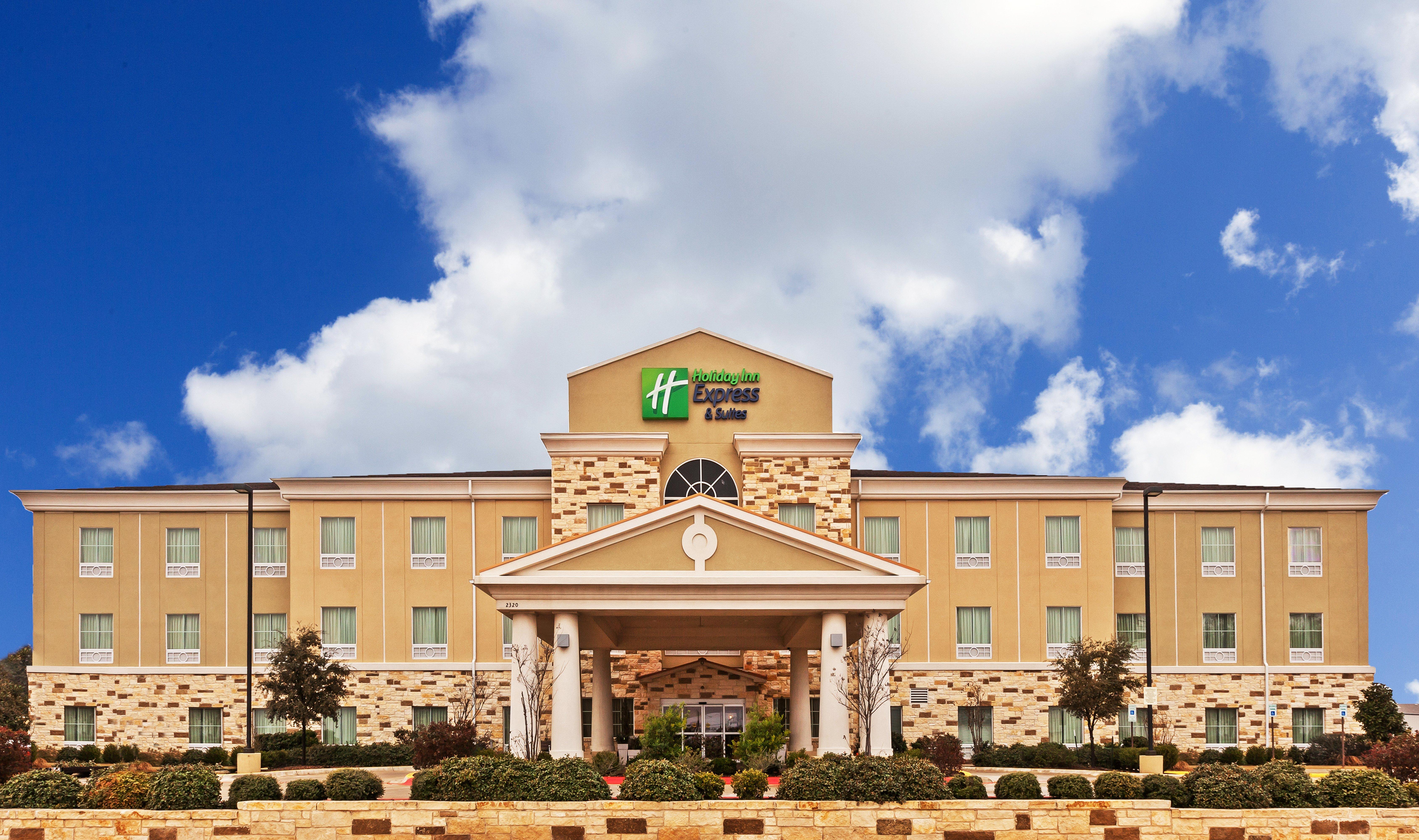 Holiday Inn Express & Suites Brady By Ihg Luaran gambar