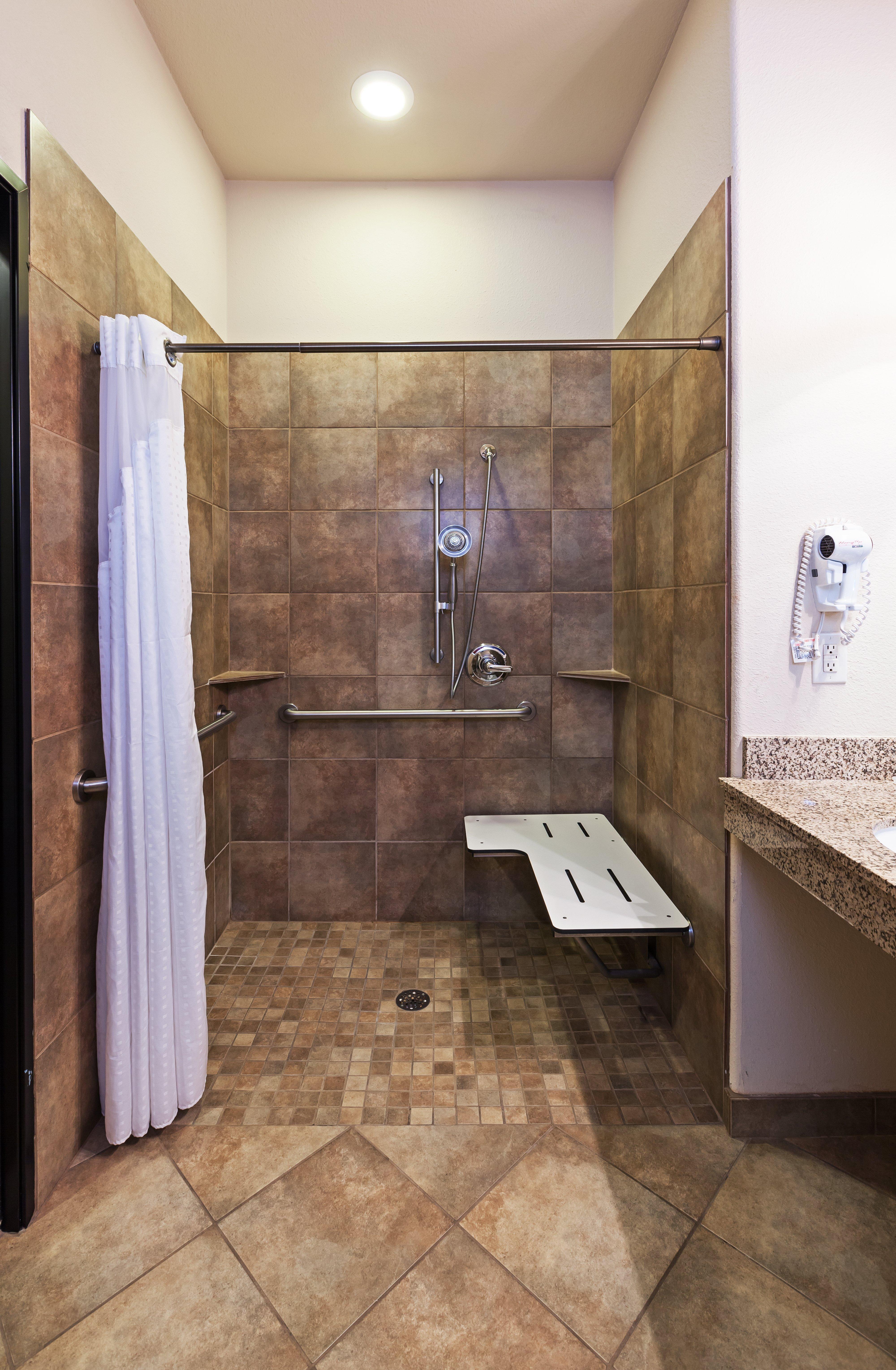 Holiday Inn Express & Suites Brady By Ihg Luaran gambar