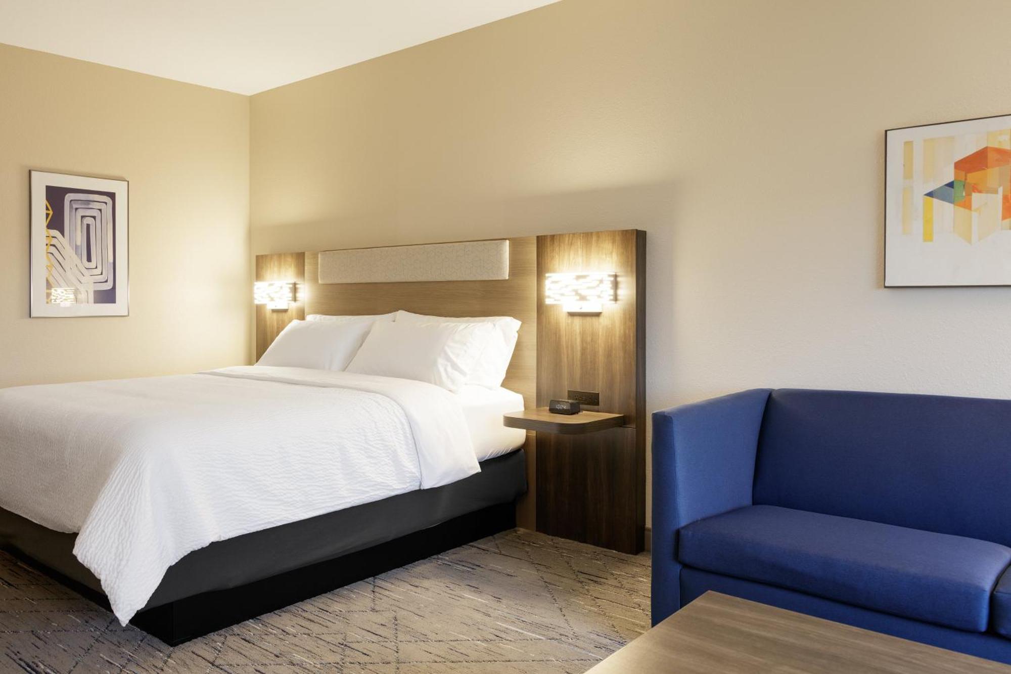 Holiday Inn Express & Suites Brady By Ihg Luaran gambar