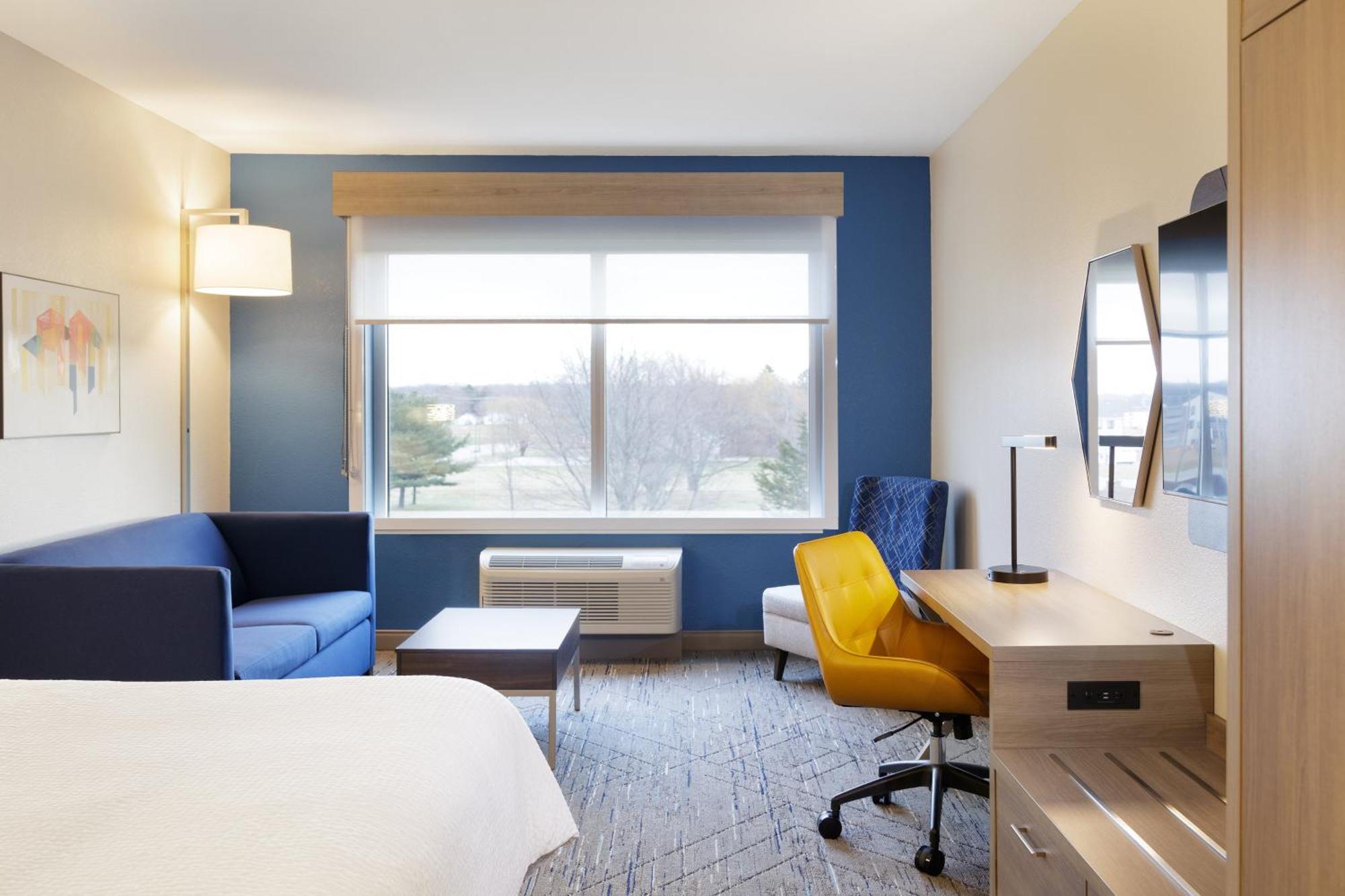 Holiday Inn Express & Suites Brady By Ihg Luaran gambar