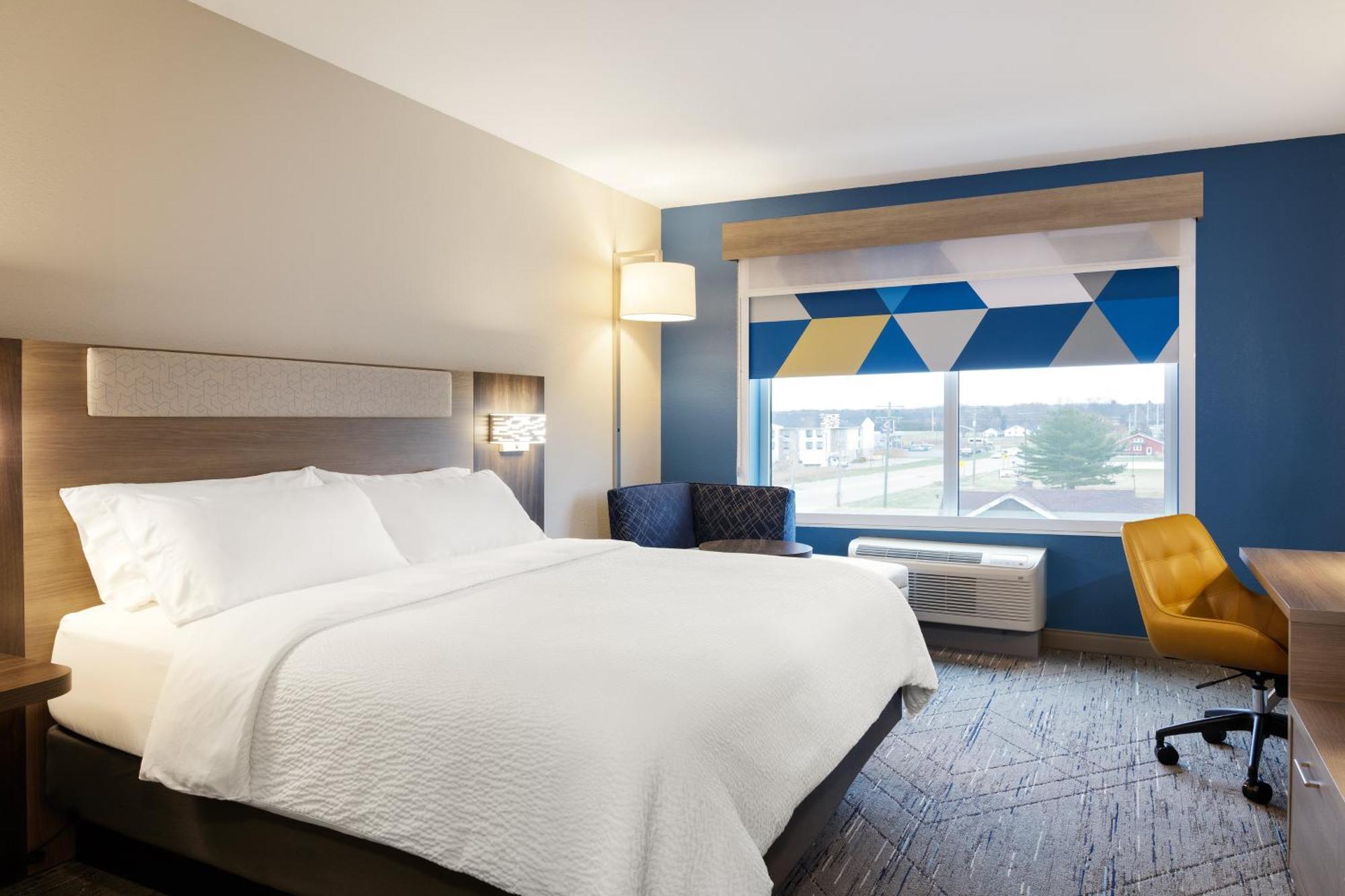 Holiday Inn Express & Suites Brady By Ihg Luaran gambar