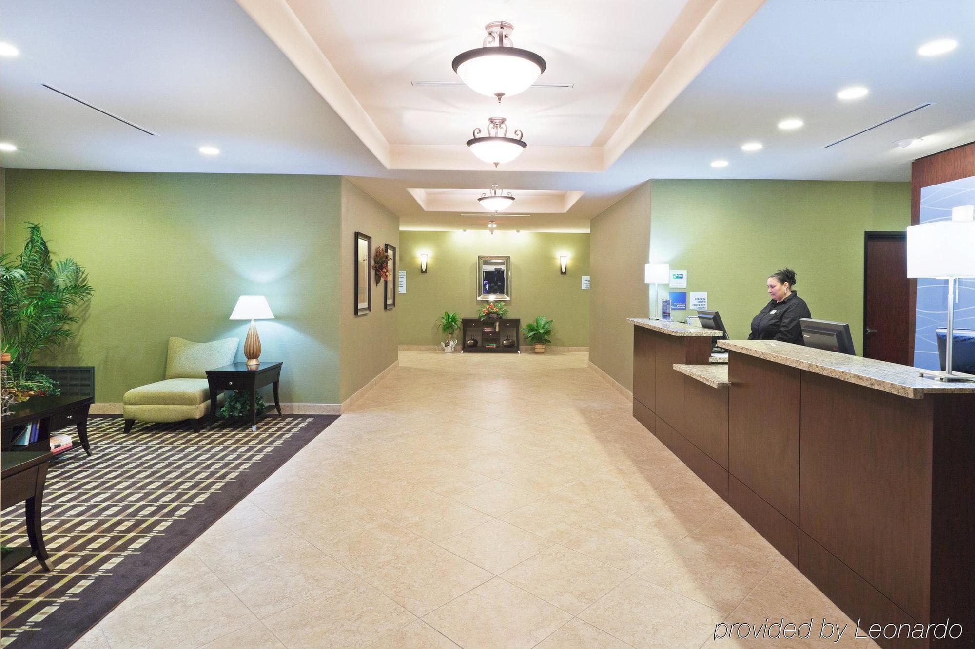 Holiday Inn Express & Suites Brady By Ihg Luaran gambar