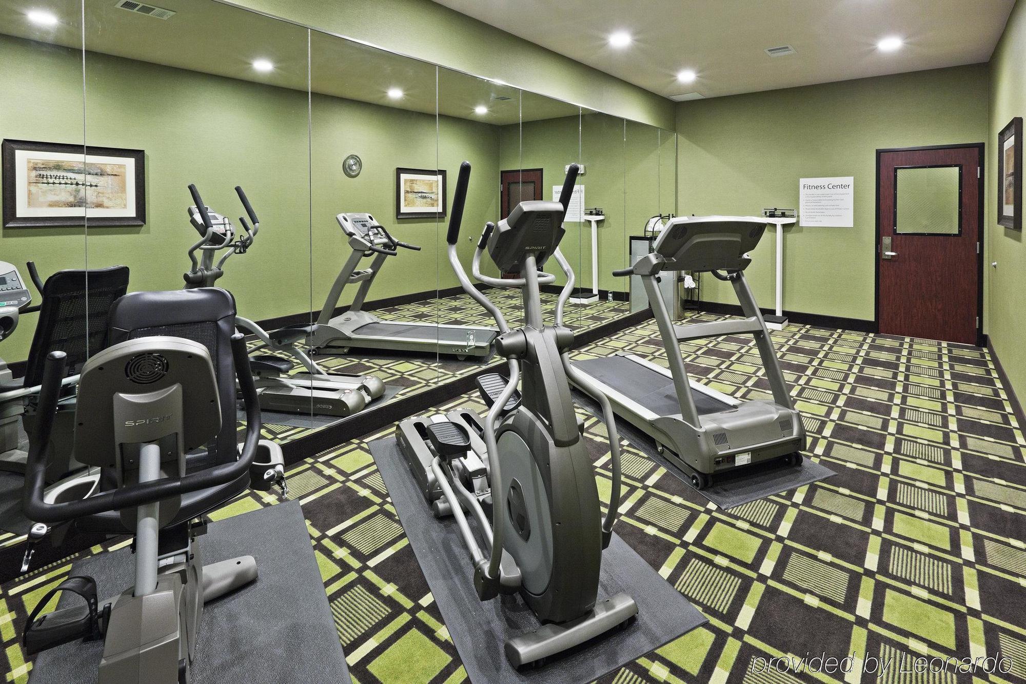 Holiday Inn Express & Suites Brady By Ihg Kemudahan gambar