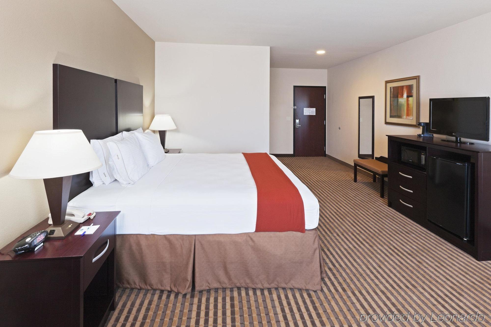 Holiday Inn Express & Suites Brady By Ihg Bilik gambar