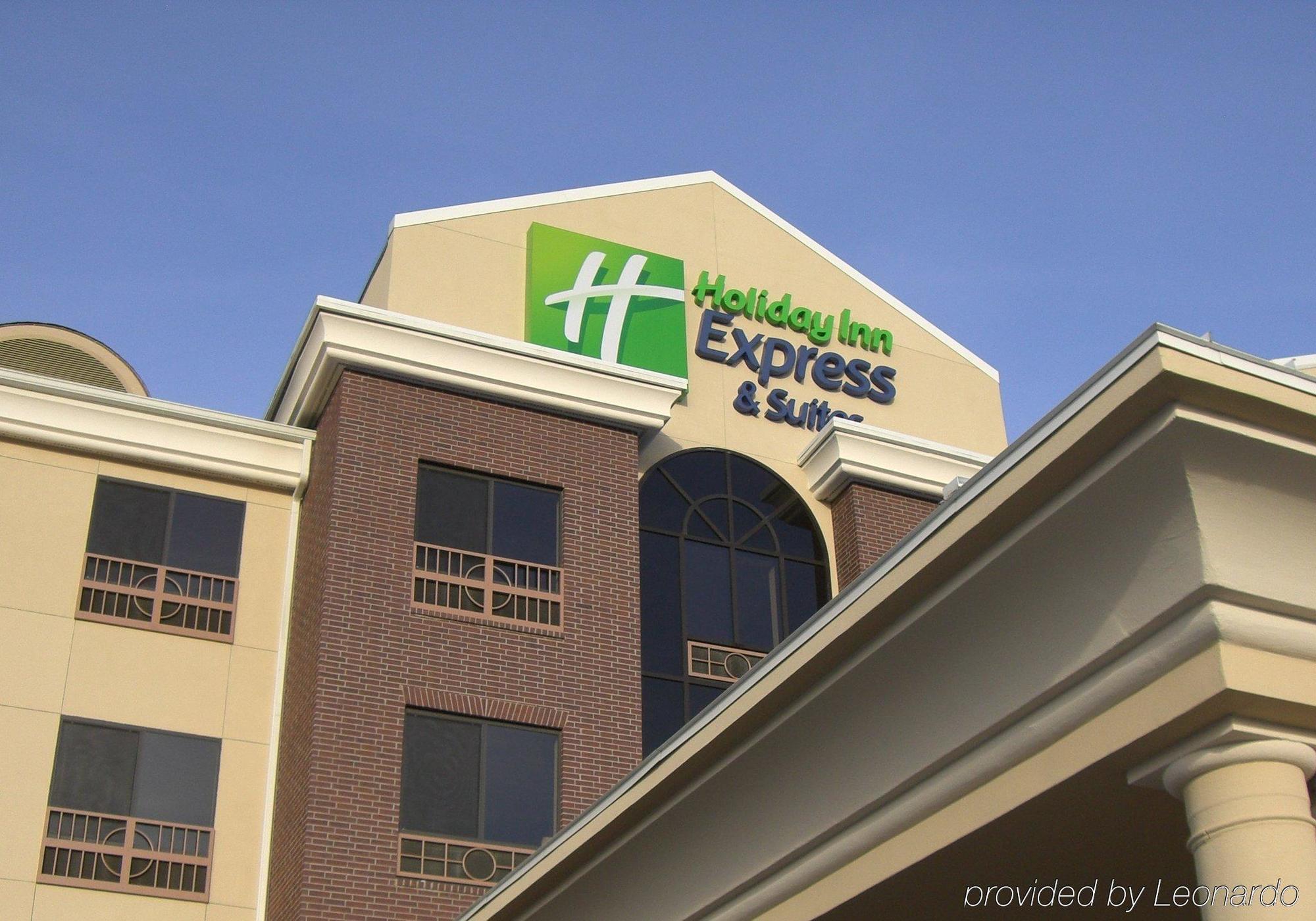 Holiday Inn Express & Suites Brady By Ihg Luaran gambar