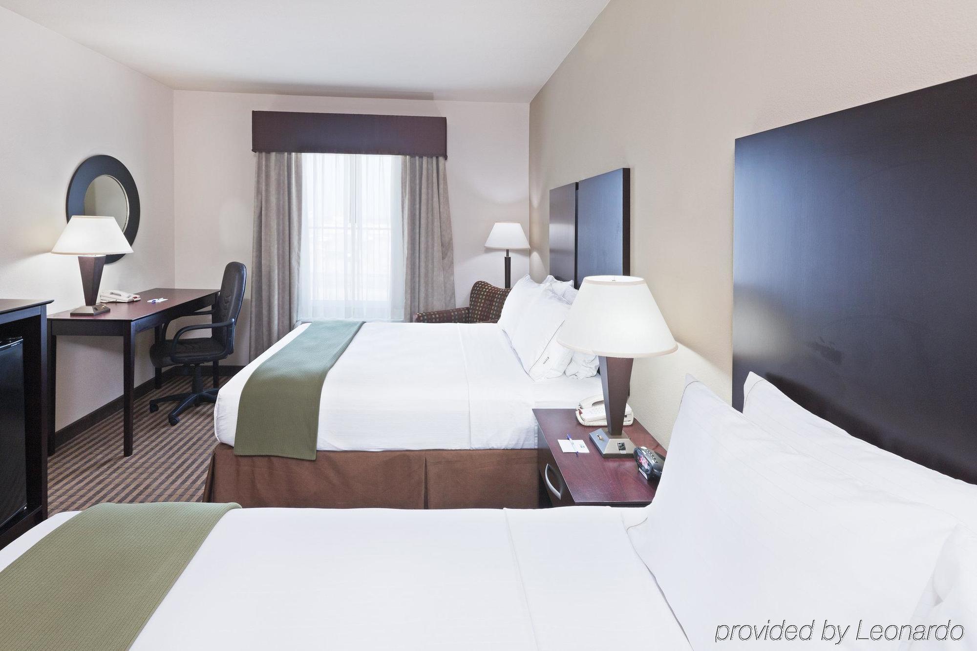 Holiday Inn Express & Suites Brady By Ihg Bilik gambar
