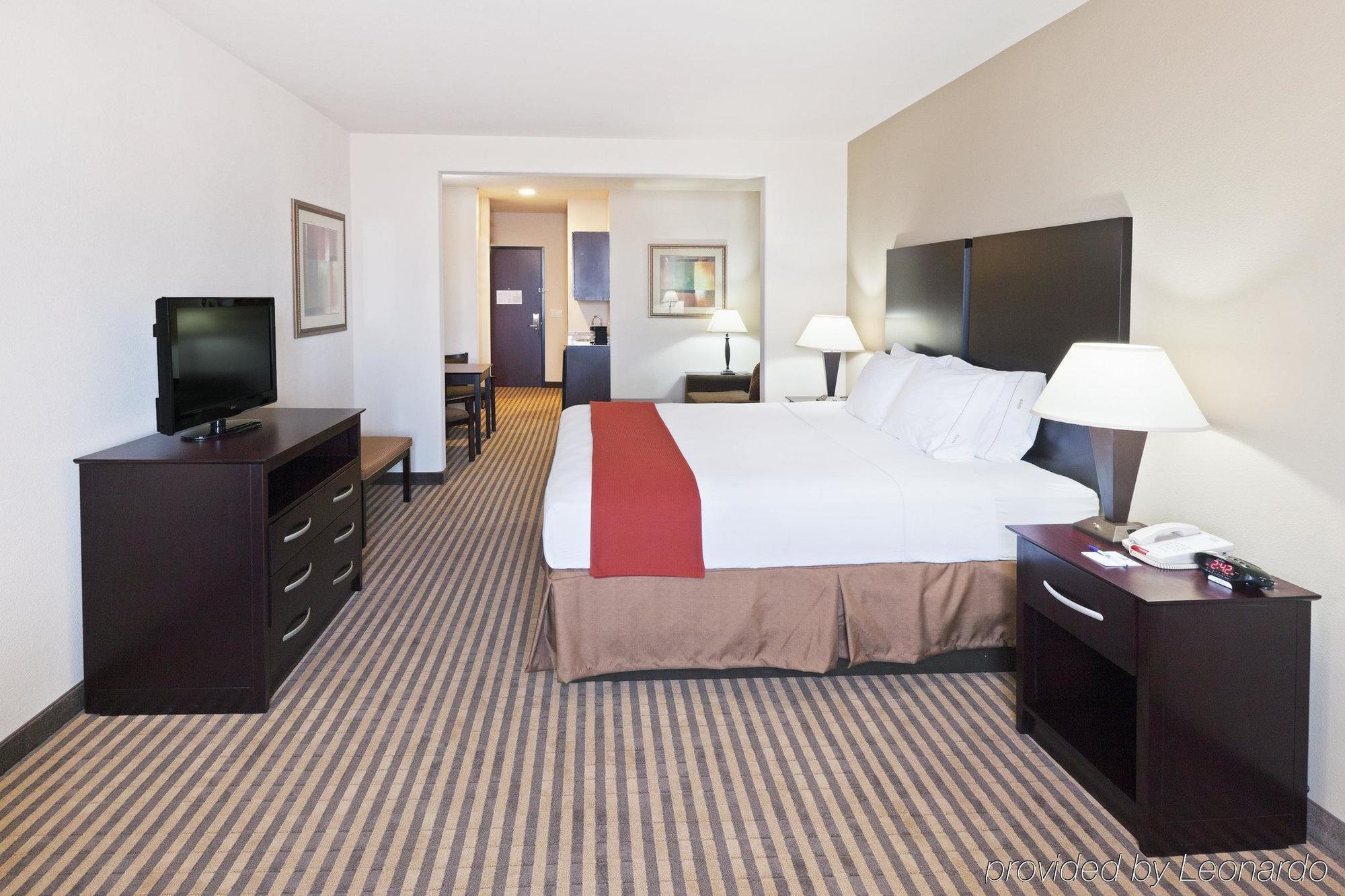 Holiday Inn Express & Suites Brady By Ihg Bilik gambar