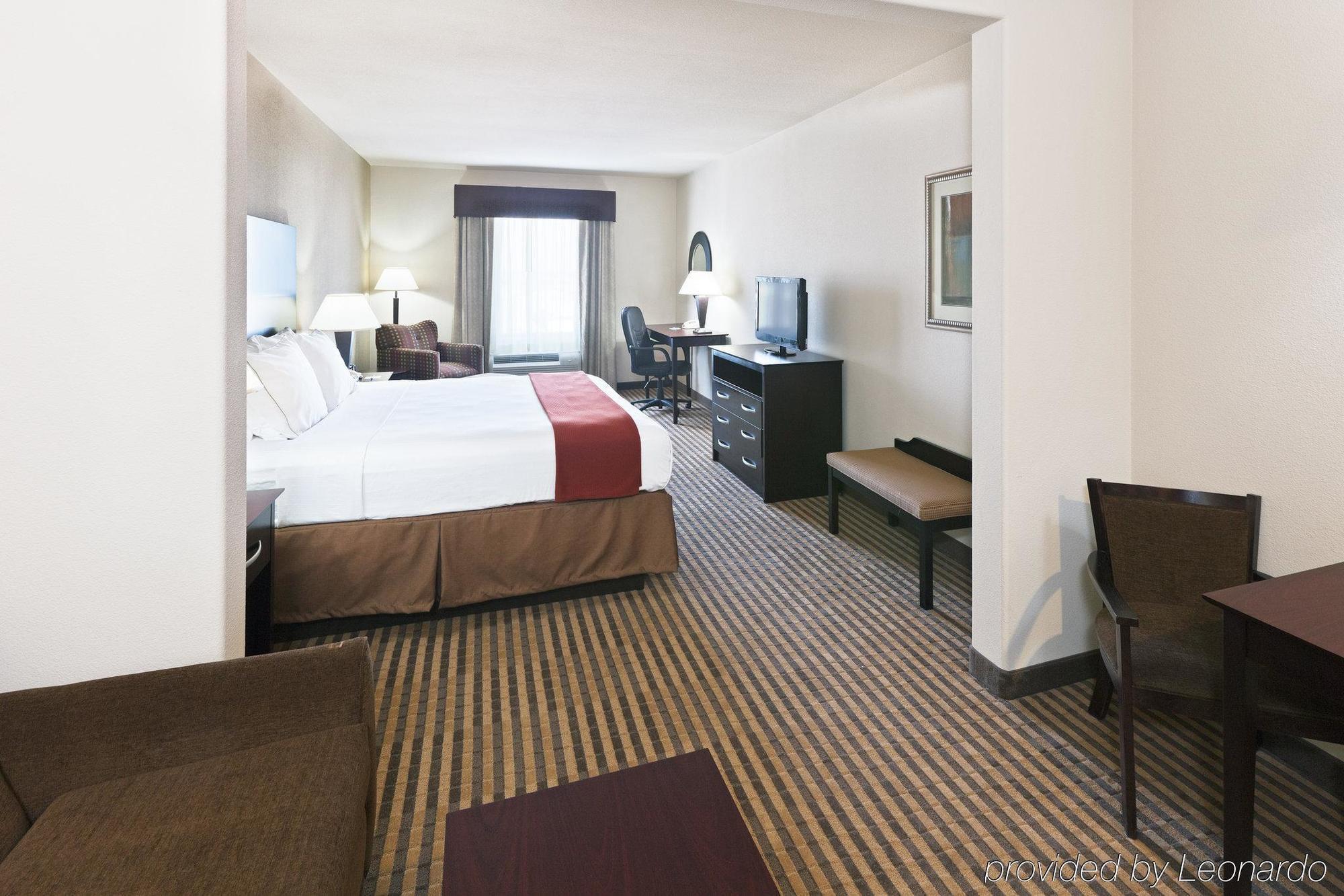 Holiday Inn Express & Suites Brady By Ihg Bilik gambar