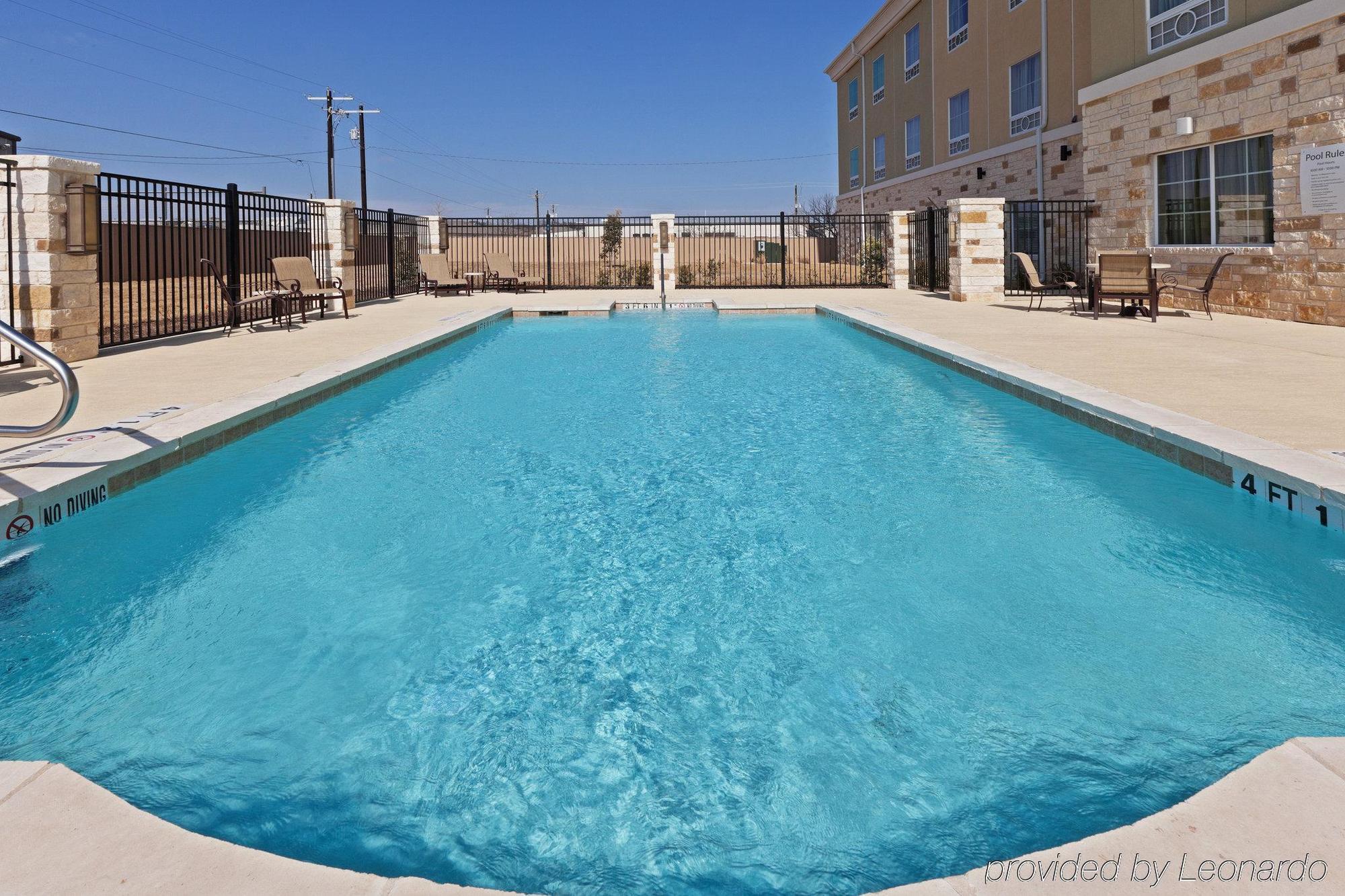 Holiday Inn Express & Suites Brady By Ihg Kemudahan gambar